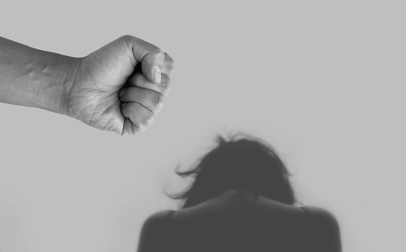 violenza donna Foto di Tumisu da Pixabay