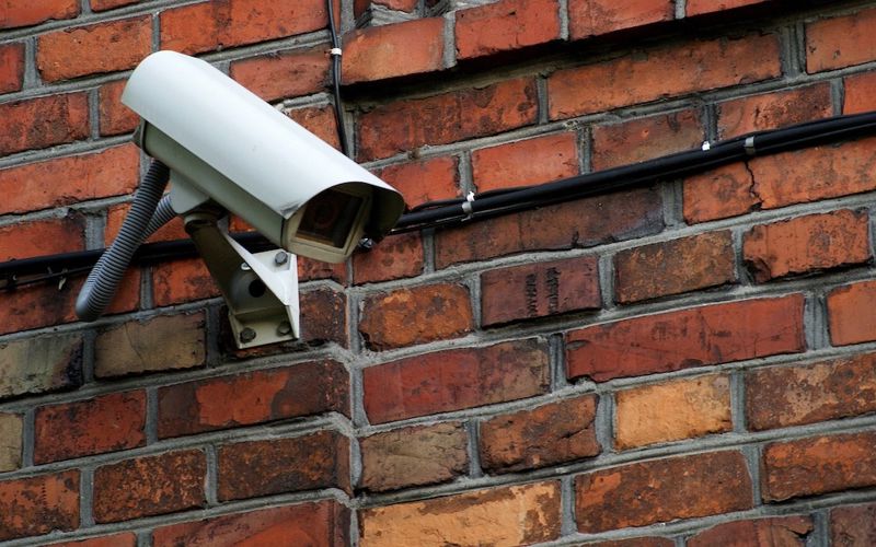 Telecamera videosorveglianza Foto di Tomasz da Pixabay